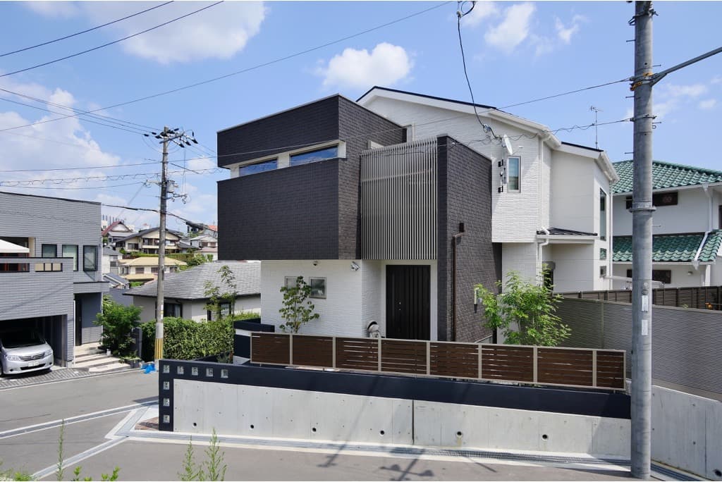 重厚さと爽やかさが調和する佇まい